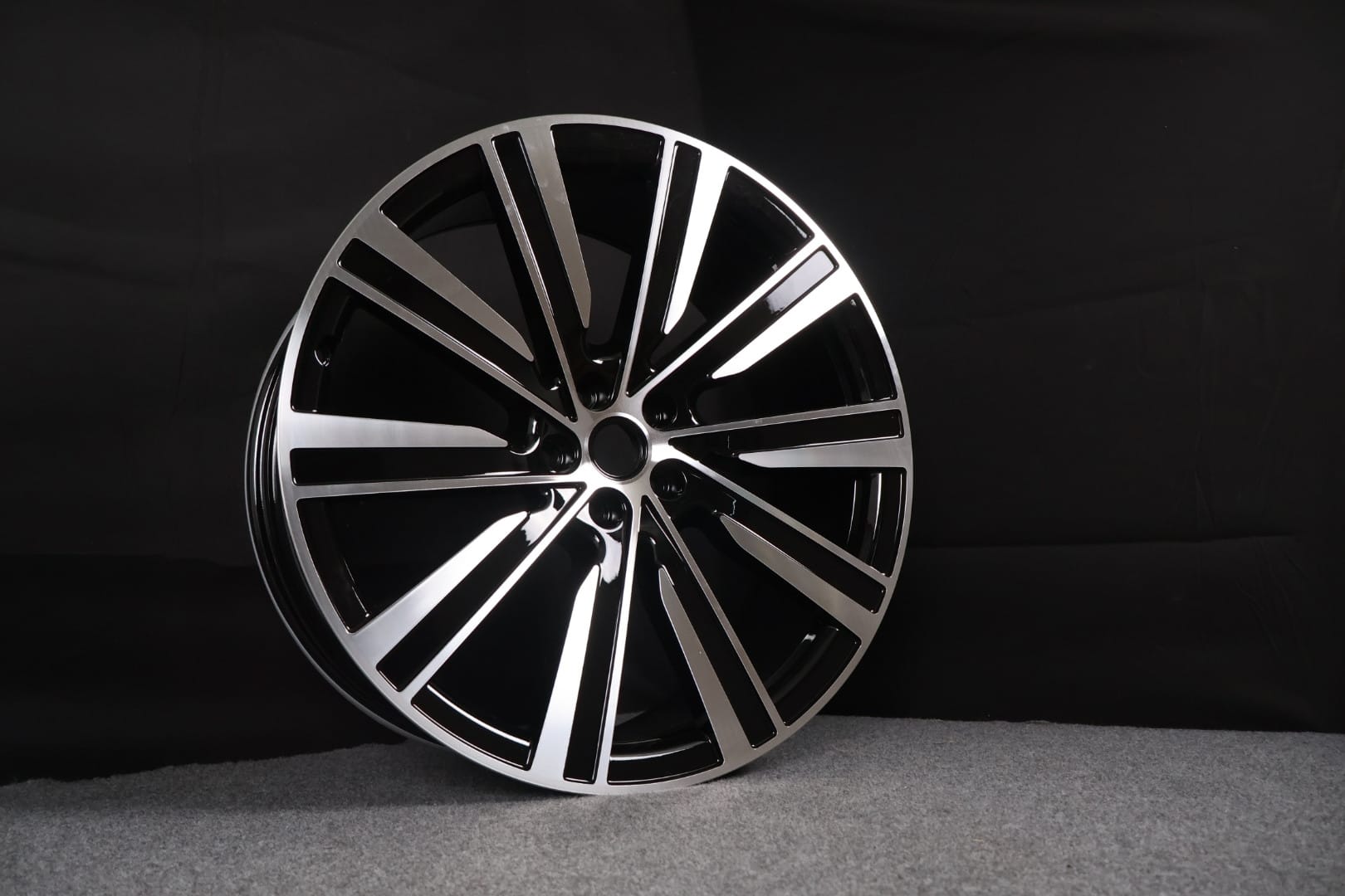 23 inch black Range Rover style alloy wheel with multi spoke design